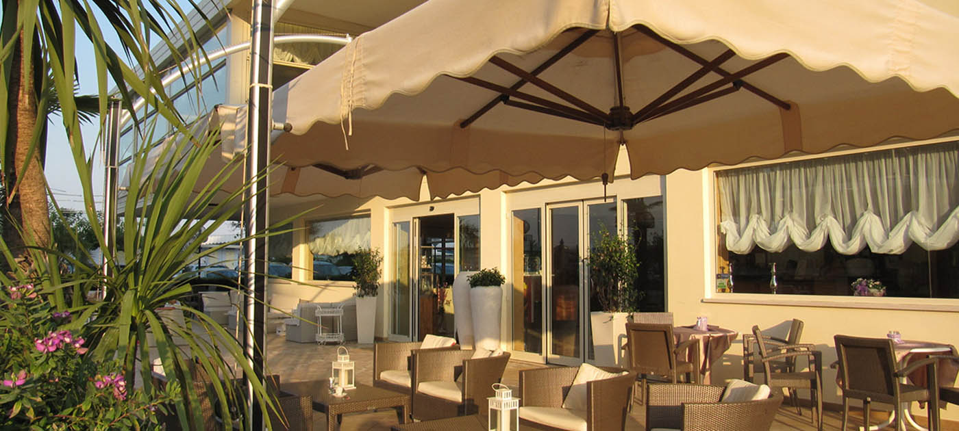 /upload/gallery/Londra-Header-Contatti/contatti-hotel-londra-milano-marittima.jpg