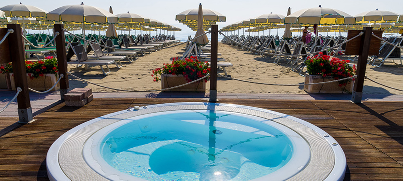 /upload/gallery/Londra-Header-Hotel/Londra-Header-Hotel-Spiaggia/spiaggia-milano-marittima.jpg